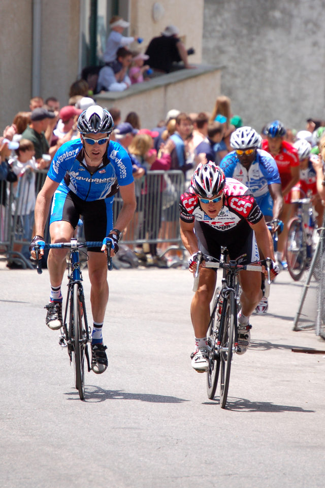 Entrena con electroestimulacion para mejorar en la bici. Entrenamiento ciclista con electroestimulacion para marchas ciclistas. Compex, cefar, globus. Ciclismo y electroestimulador.